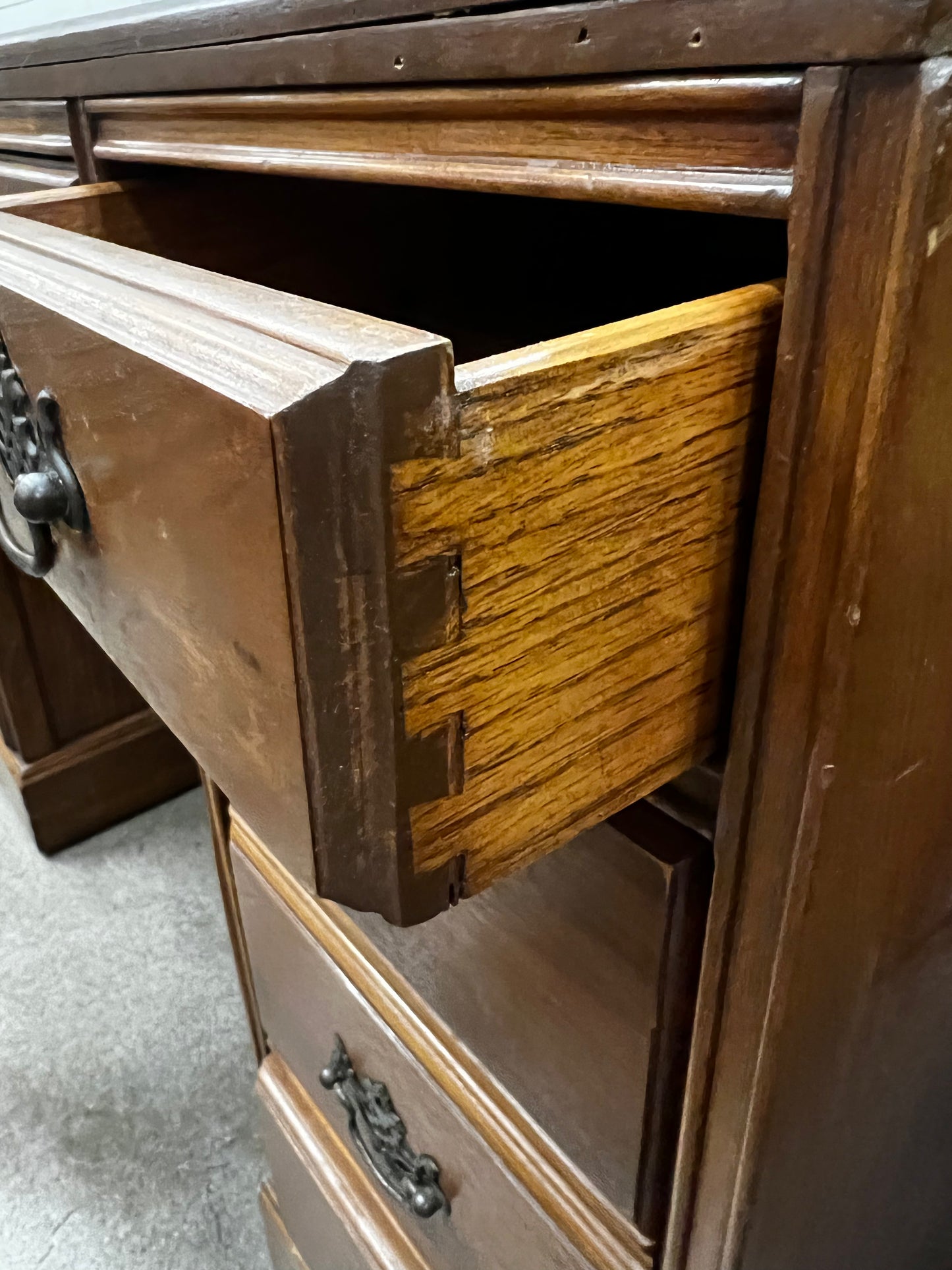 Mahogany Kneehole Desk