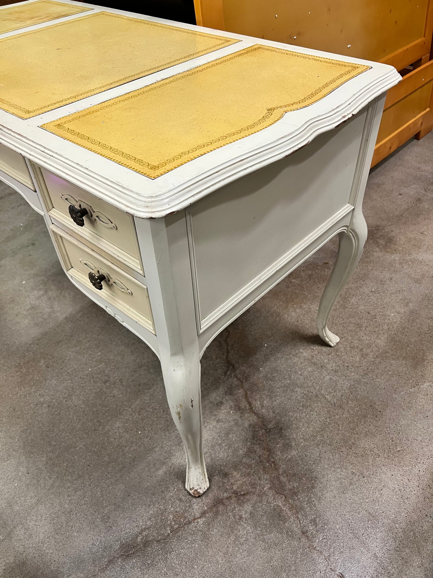 Cream Ladies Writing Desk w/Leather Top